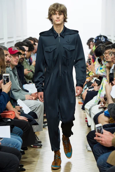 Look 15